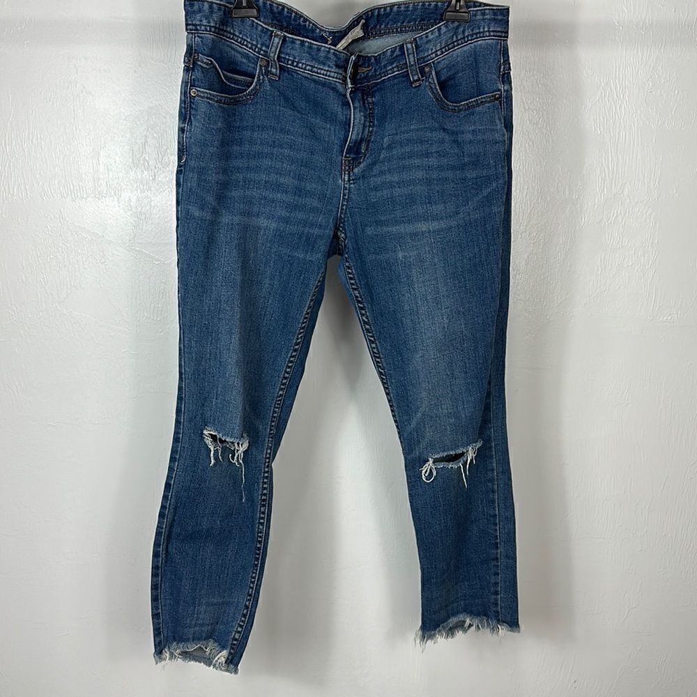 Free People Mid Rise Distressed Raw Hem Skinny Jeans Size 31